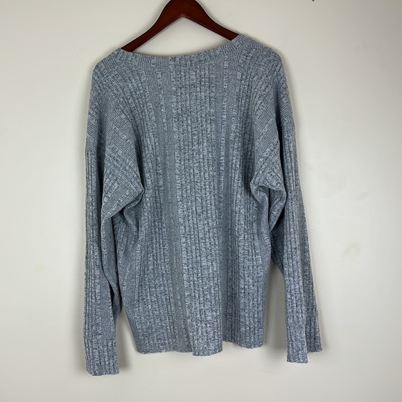 hello nite Los Angeles Woman's Size L Sweater V-Neck Grey Soft Textured - Picture 6 of 6